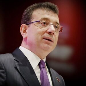 Ekrem İmamoğlu sansürü deldi! İngilizce yazdı