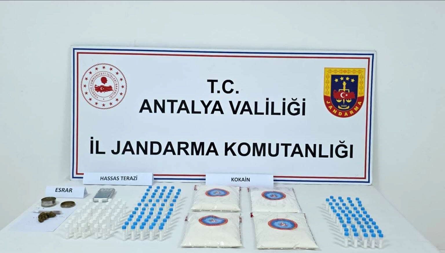 antalyada 5 kiloya yakin kokain ele gecirildi 5RtSGCq4