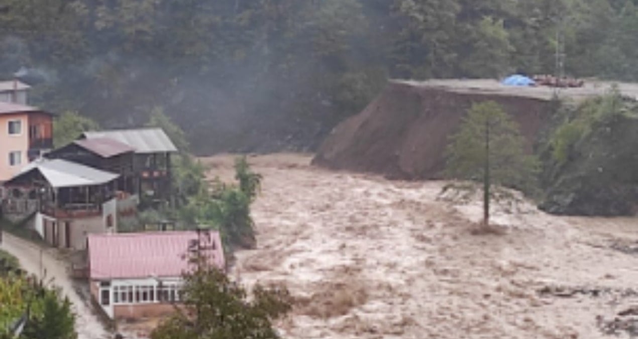 artvin borckada saganak sele donustu karagol ve koy yollari sular altinda kaldi Tz4KUTOg