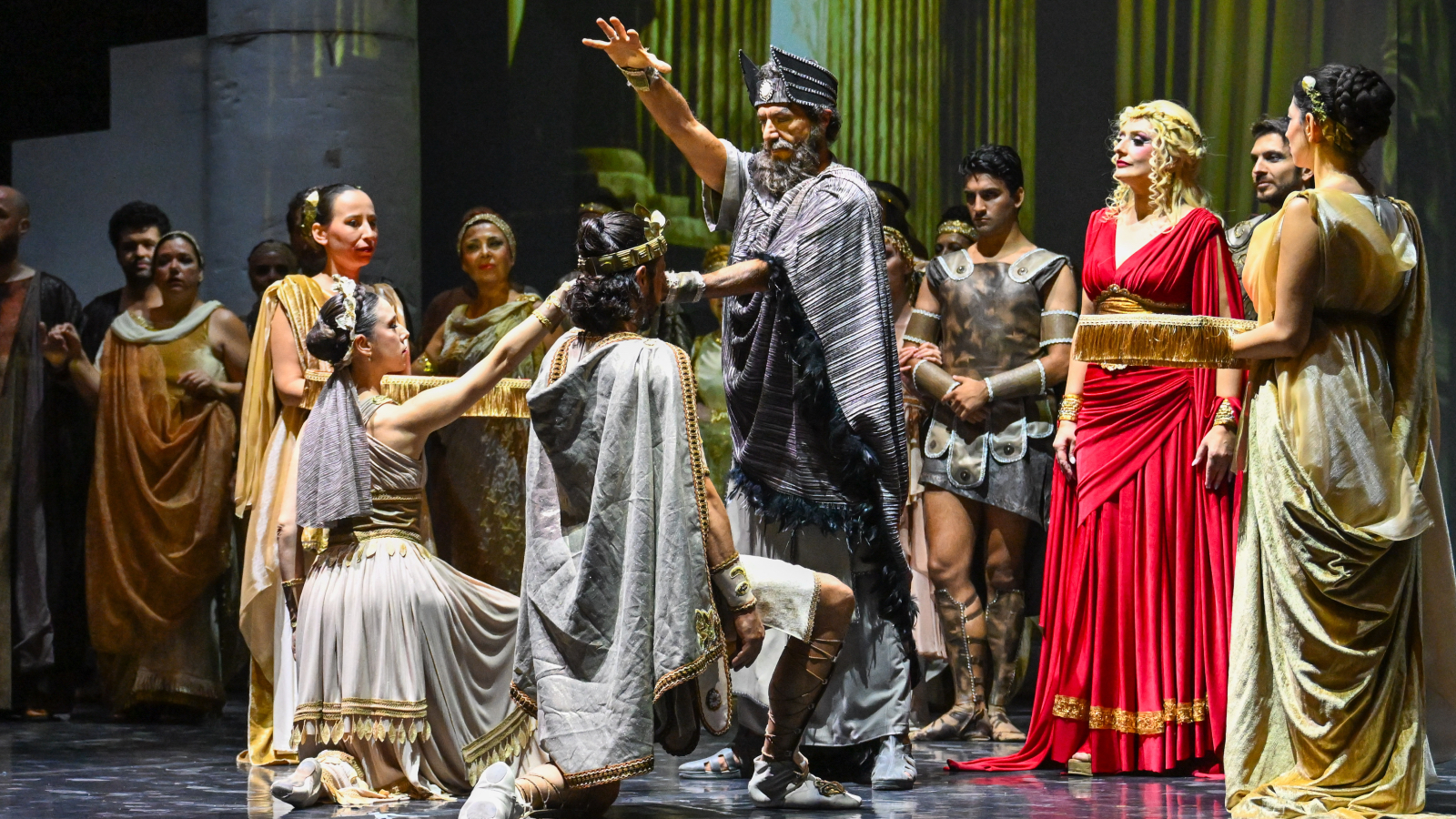 izmir devlet opera ve balesi sezonu troya ile acti vcdJ7A9S