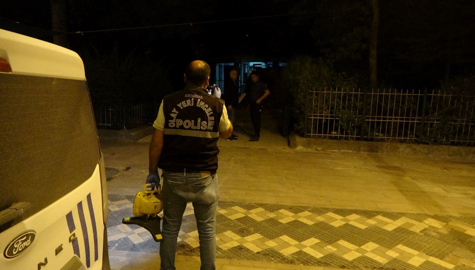 malatyada cami sadirvaninda silahli kavga 3 yarali 5BR8xaEA