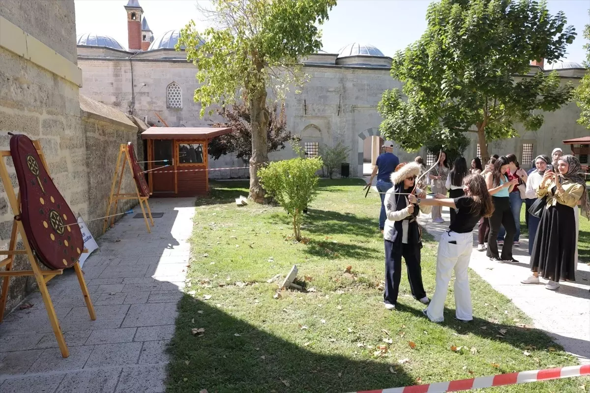 ogrenciler kirkpinar yagli gureslerini tanidi yGEpRZu1