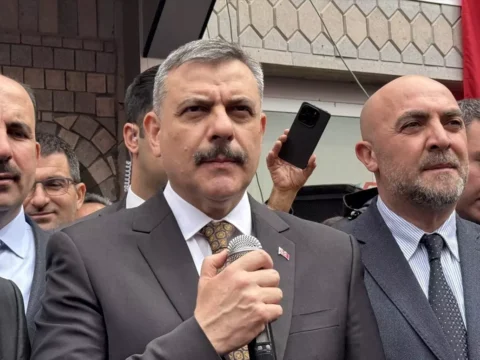 Bakan Çiftçi Çumra’da Esnafla Buluştu