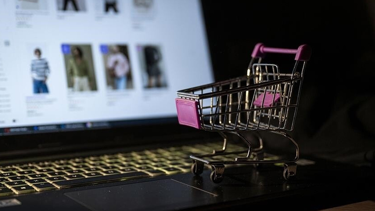 E-Ticarette İşlem Hacmi Rekor Kırdı: Büyüme Rakamları Şaşırtıyor
