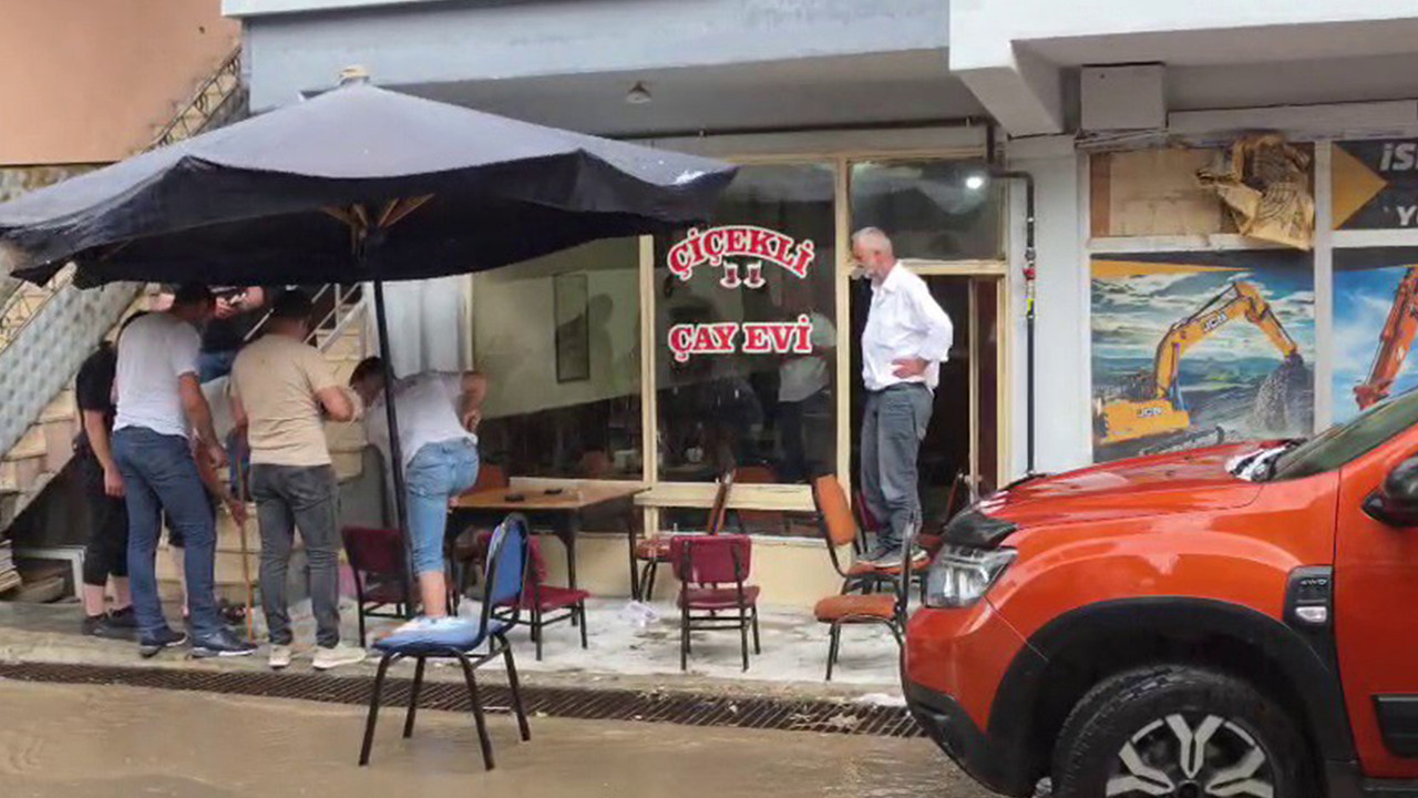 Erzurum ispirde saganak kabusa donustu is yerlerini su basti 6tc7XyJu